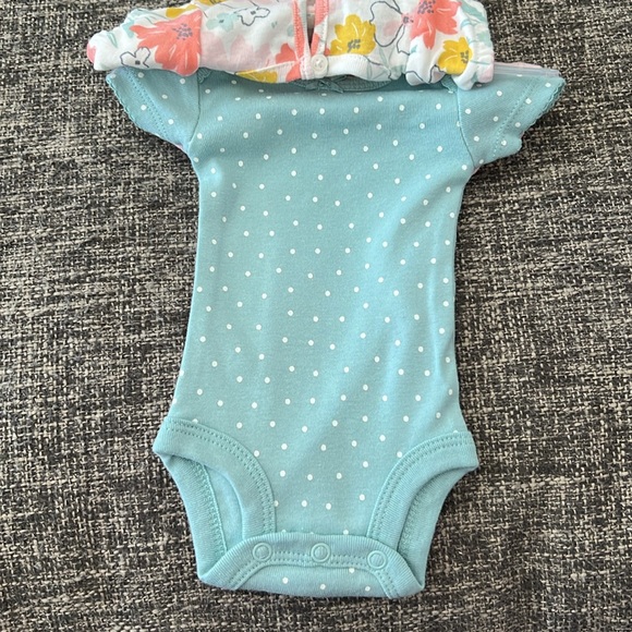 Preemie onesies and pants set - Picture 6 of 7
